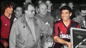Scaloni en la presentación de Maradona en Newell's